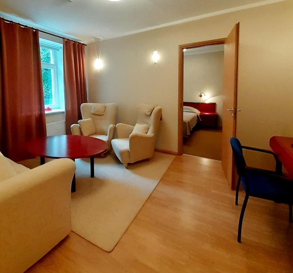 Kuelalistemaja Kukruse Residents Hotel Kohtla-Järve Eksteriør billede
